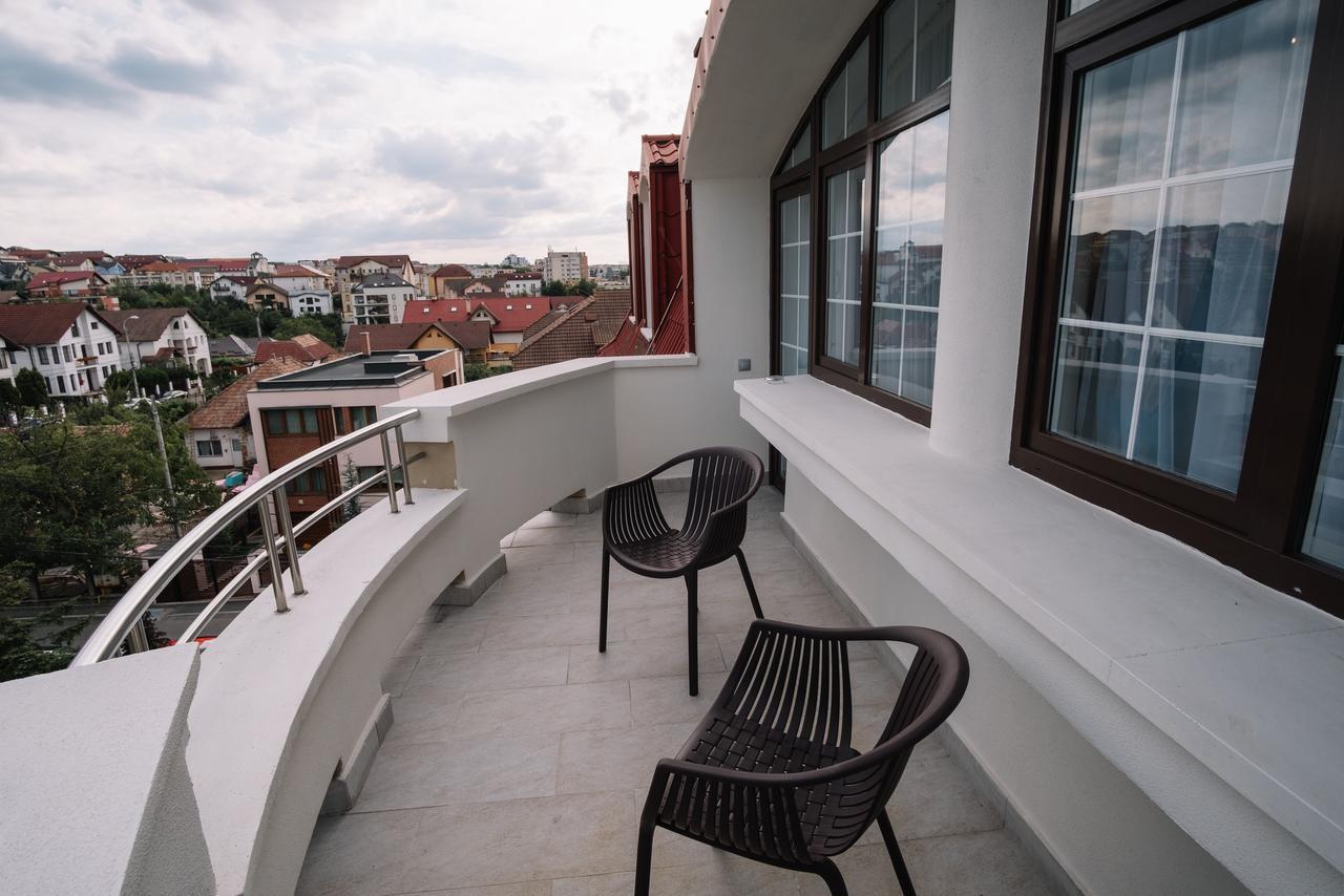 קלוז'-נאפוקה Norm Hill Hotel מראה חיצוני תמונה