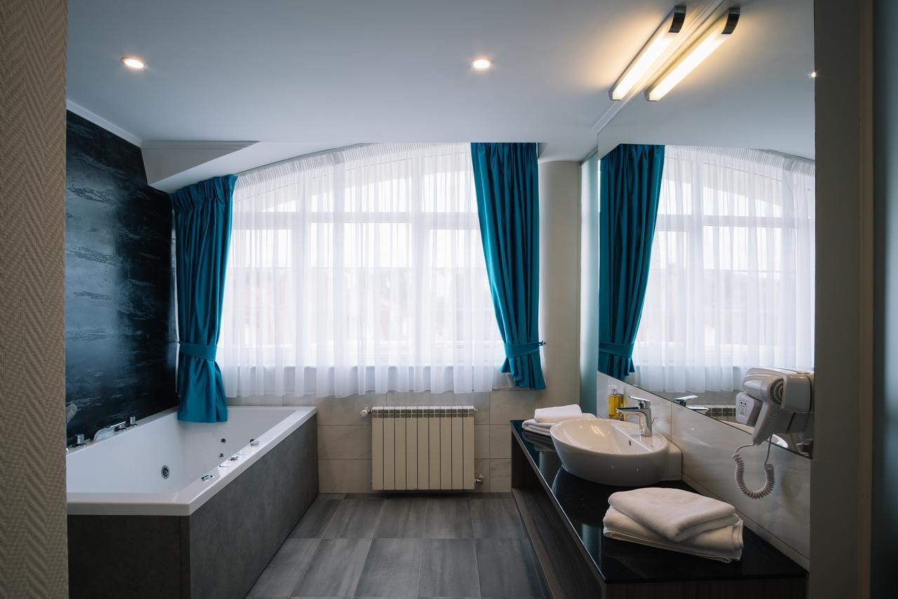 קלוז'-נאפוקה Norm Hill Hotel מראה חיצוני תמונה