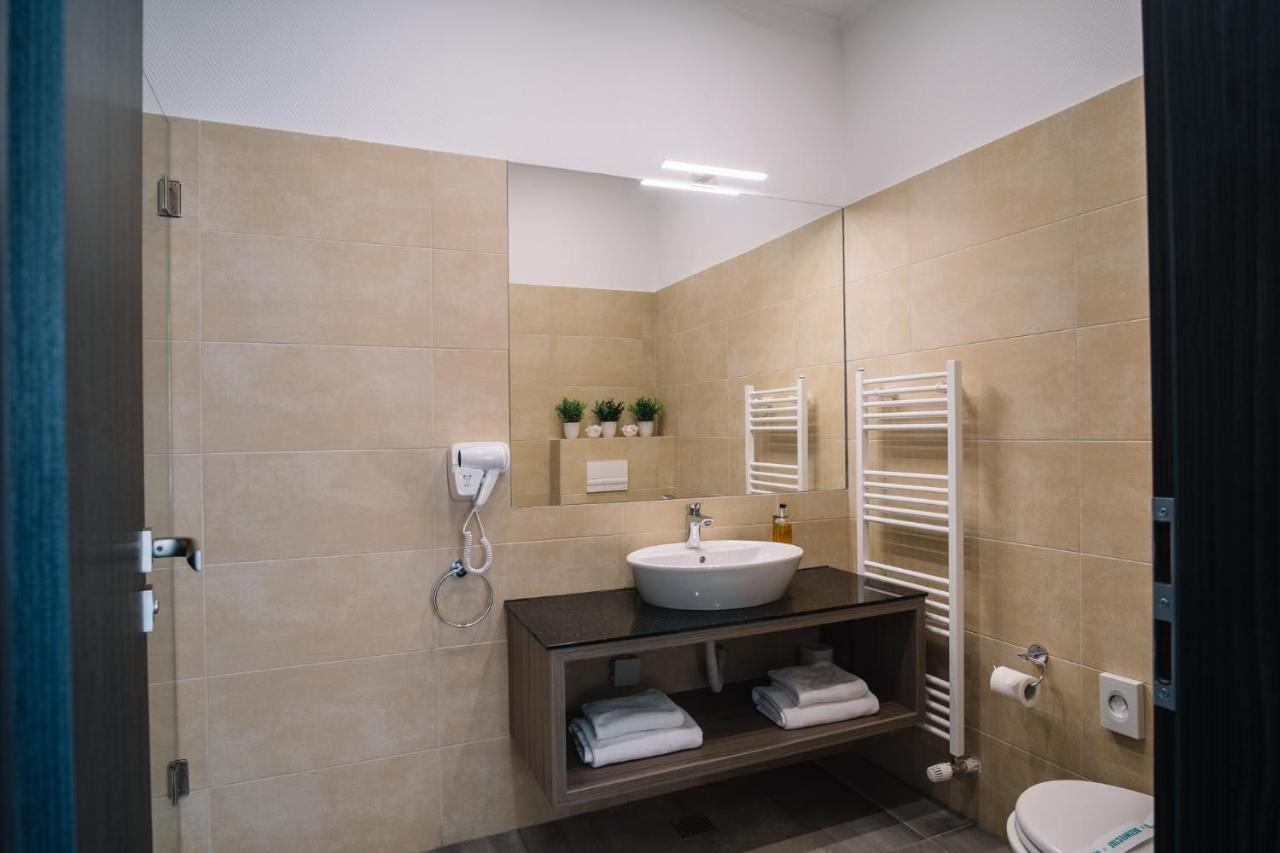 קלוז'-נאפוקה Norm Hill Hotel מראה חיצוני תמונה